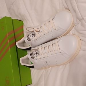 NEW! Men's Adidas Stan Smith sneakers!